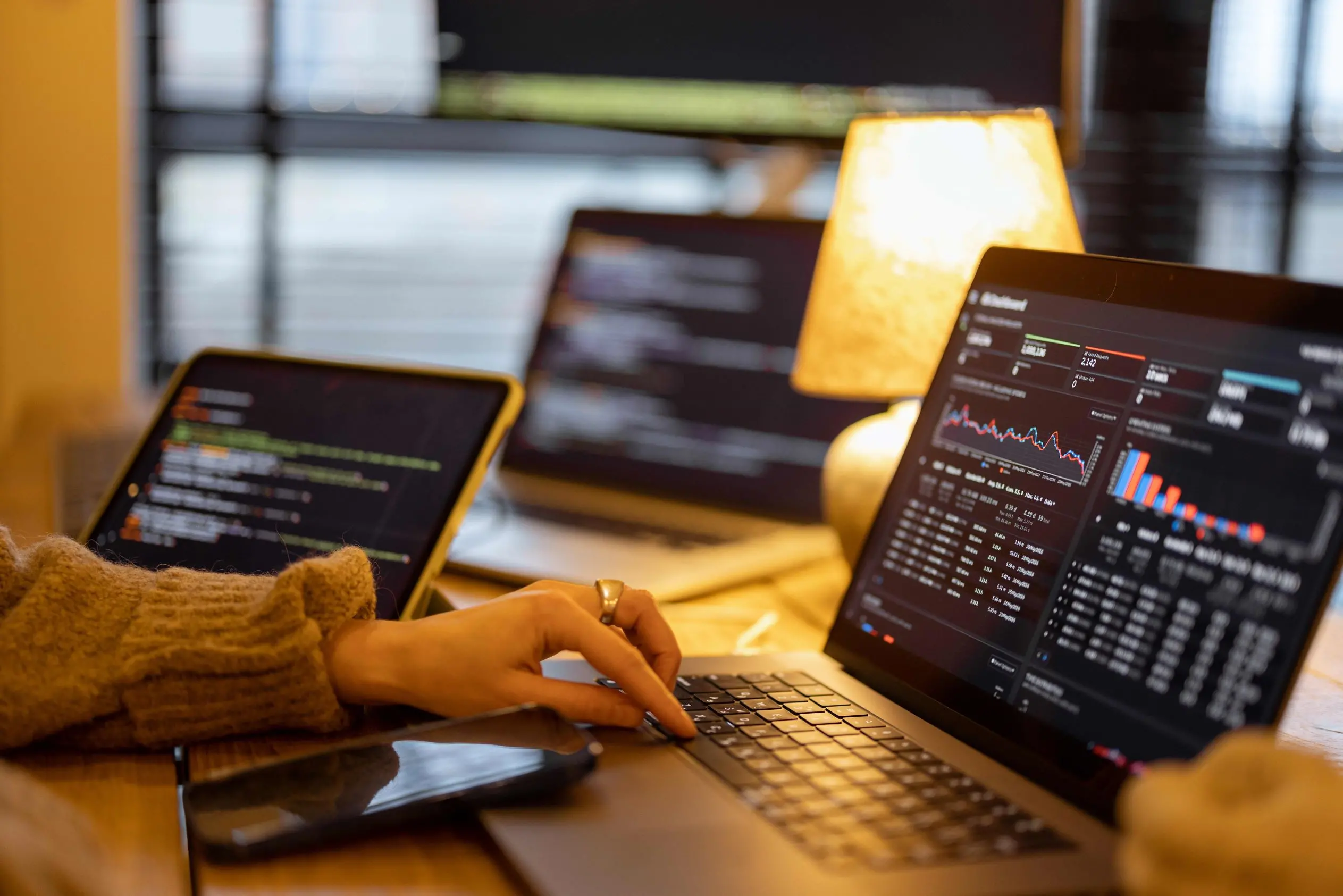 working-on-programming-dashboard-on-laptop-2023-11-27-05-26-56-utc